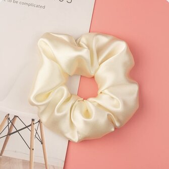 Linnen &amp; Silk 19 Momme Silk Chique Scrunchie 6CM L - Satin Cream