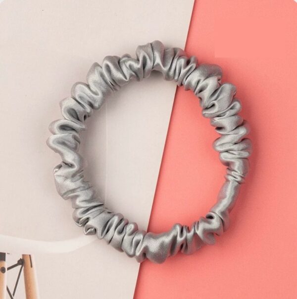 Linnen & Silk 19 Momme Silk Petit Scrunchie 1CM S - Satin Zilver